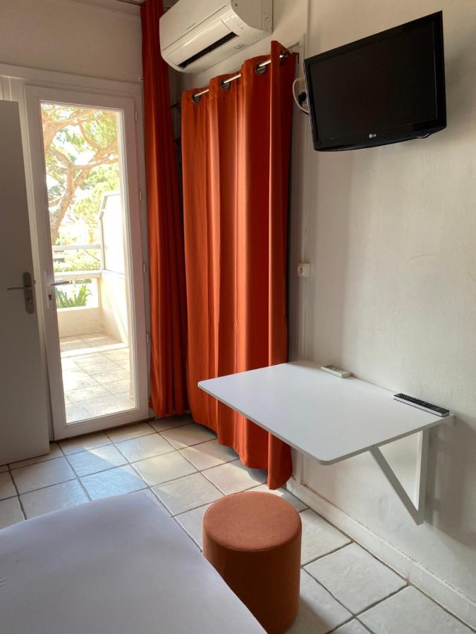 Logis Hotel Restaurant Le Kalliste Hyères Eksteriør billede