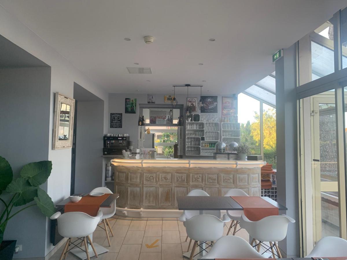 Logis Hotel Restaurant Le Kalliste Hyères Eksteriør billede