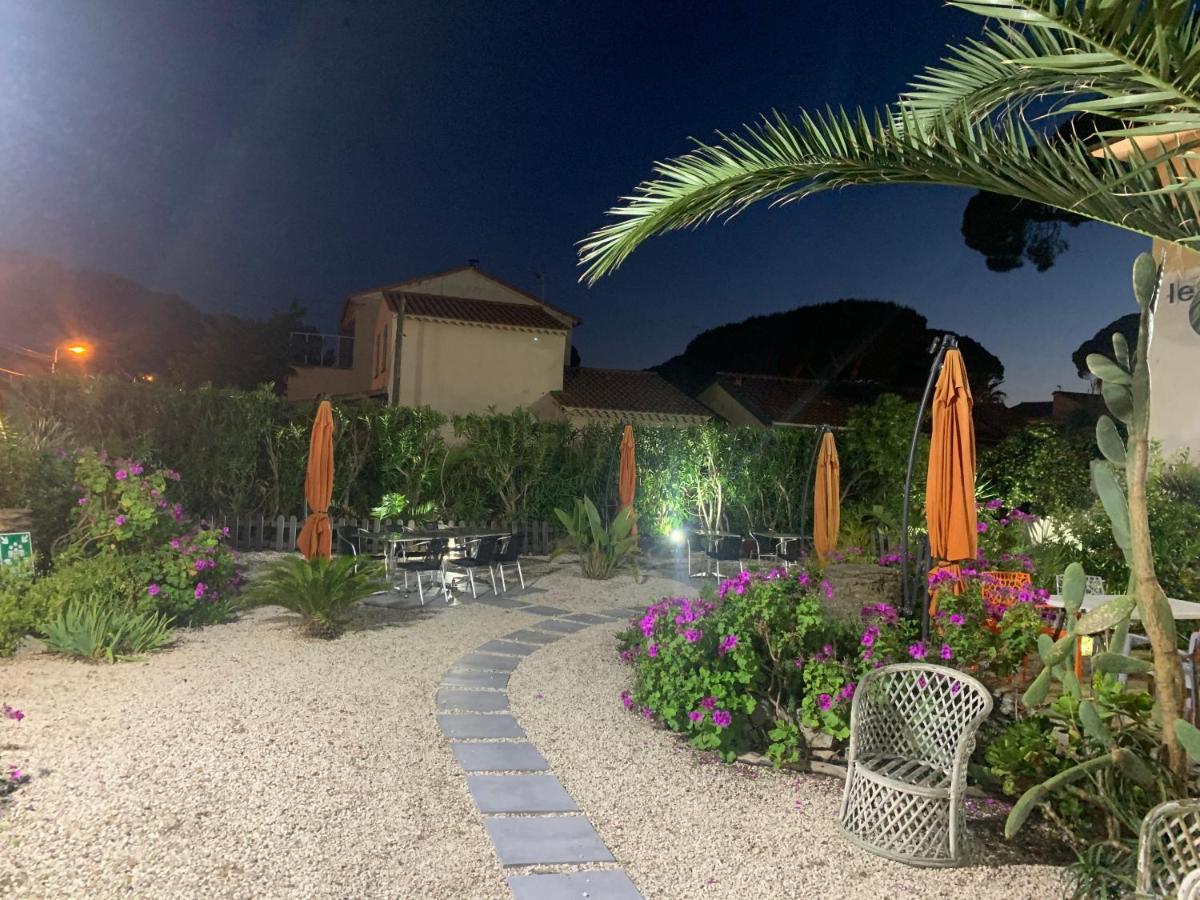Logis Hotel Restaurant Le Kalliste Hyères Eksteriør billede