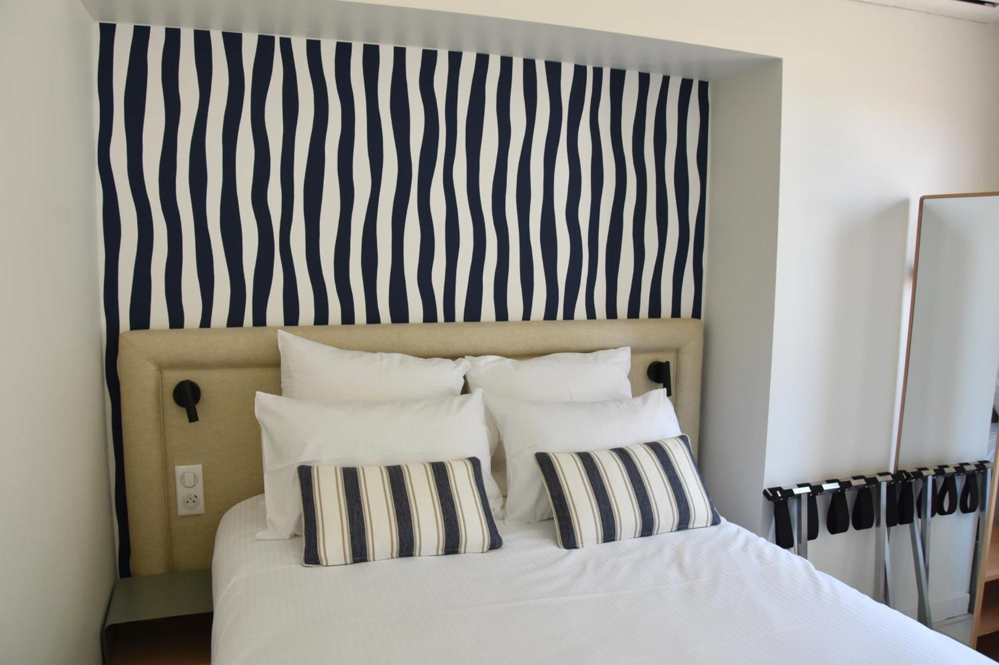 Logis Hotel Restaurant Le Kalliste Hyères Eksteriør billede