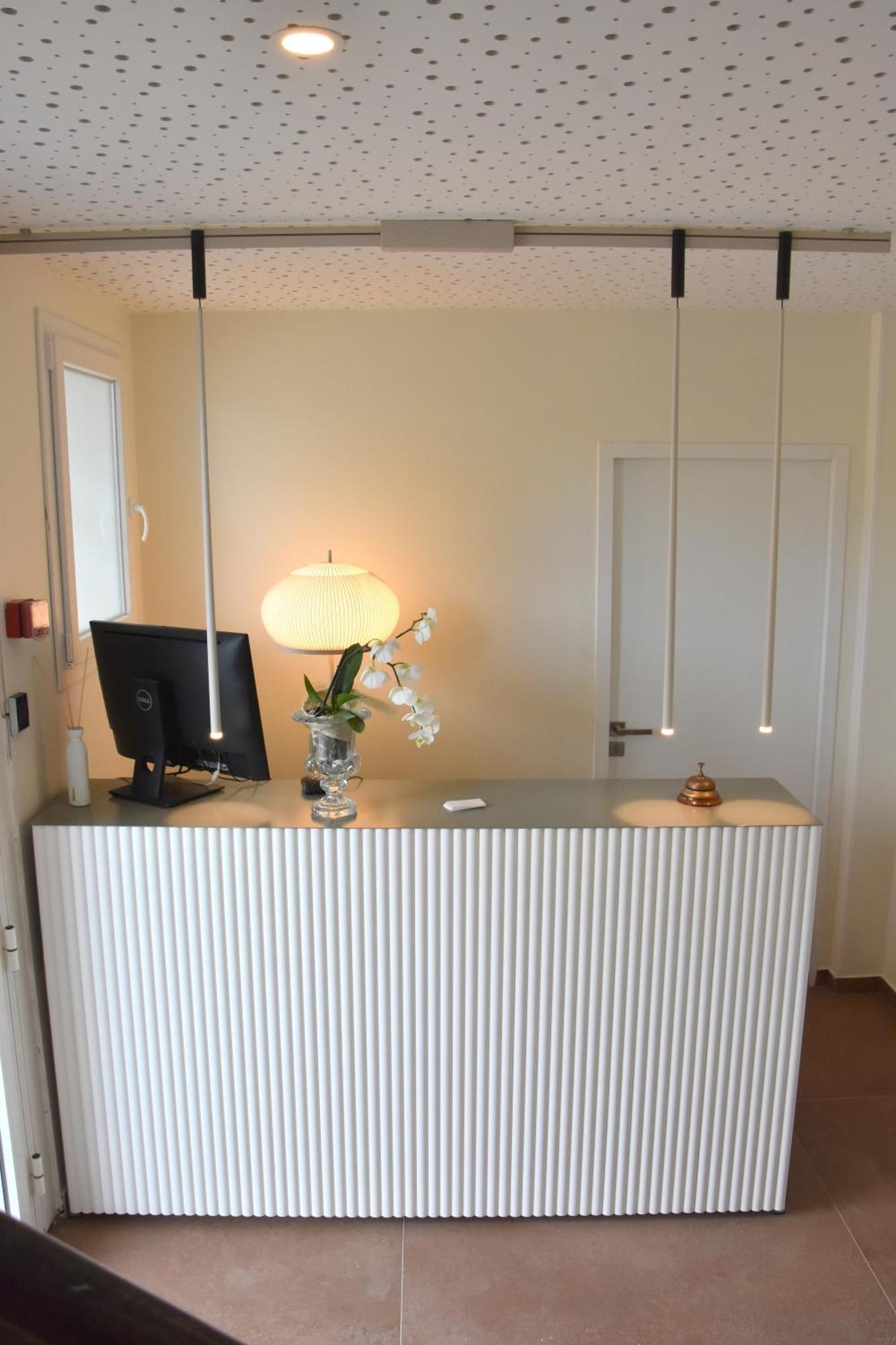 Logis Hotel Restaurant Le Kalliste Hyères Eksteriør billede