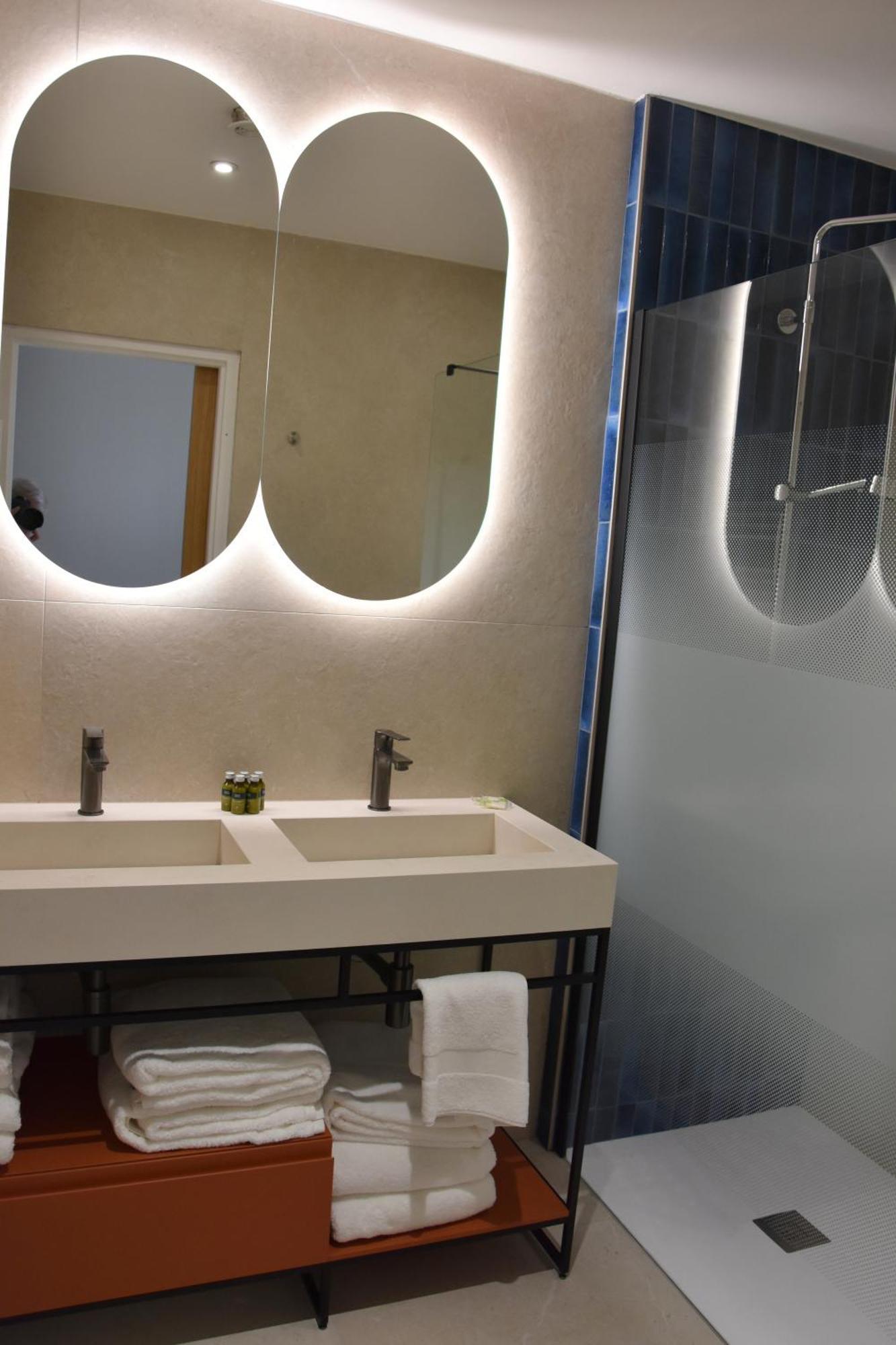 Logis Hotel Restaurant Le Kalliste Hyères Eksteriør billede